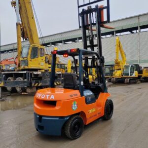 3.5 tons Toyota Forklift  Automatic transmission 3 Livers   2020 YOM